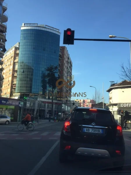 Tirane, shitet 2+1+Ballkon , 119 m² 273.700 € (selvia)