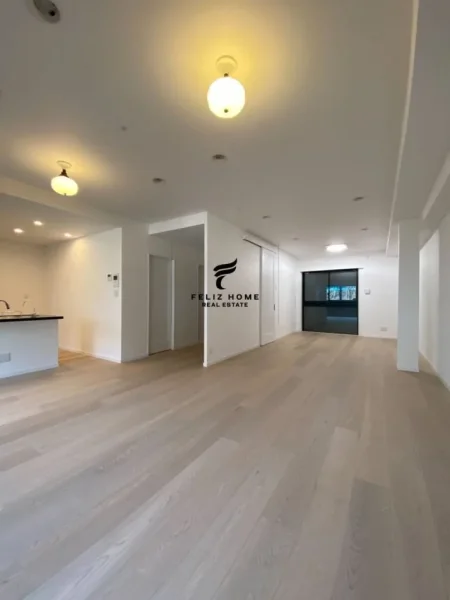 Tirane, jepet me qera zyre Kati 2, 120 m² 1.600 € (STACIONI TRENIT)