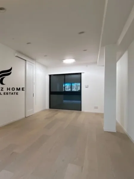 Tirane, jepet me qera zyre Kati 2, 120 m² 1.600 € (STACIONI TRENIT)