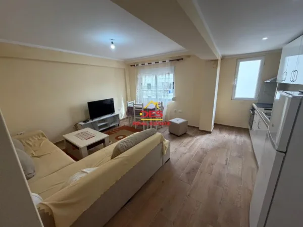 Vlore, shitet apartament 1+1+Ballkon Kati 5, 55 m² 70.000 € (Çole)