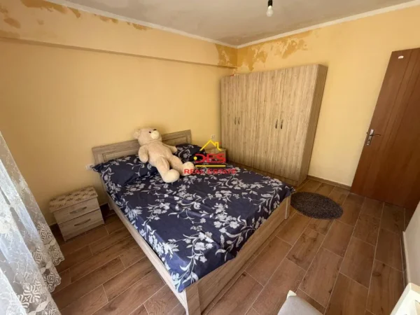 Vlore, shitet apartament 1+1+Ballkon Kati 5, 55 m² 70.000 € (Çole)