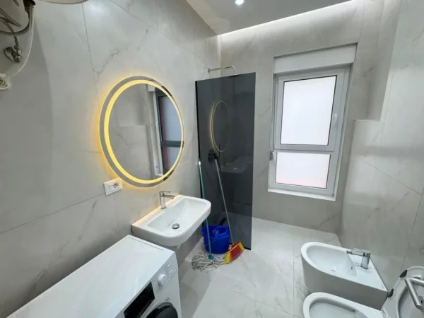 🏘️Jepen dy apartamente  me qera  2+1 + Parkim 📍 Adresa: Ali Demi, Kompleksi Kadiu
