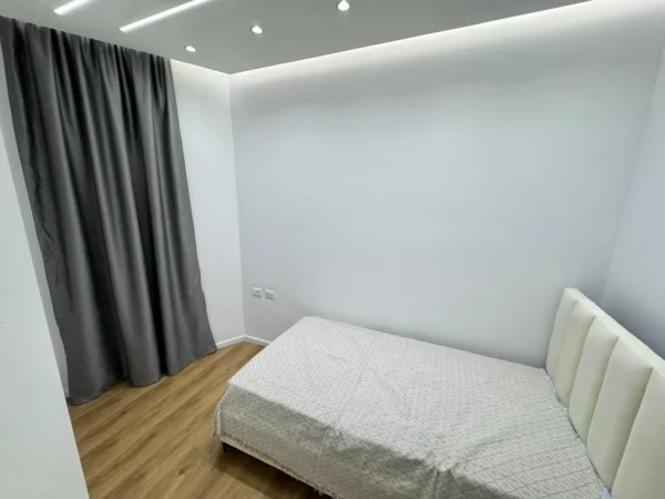 🏘️Jepen dy apartamente  me qera  2+1 + Parkim 📍 Adresa: Ali Demi, Kompleksi Kadiu