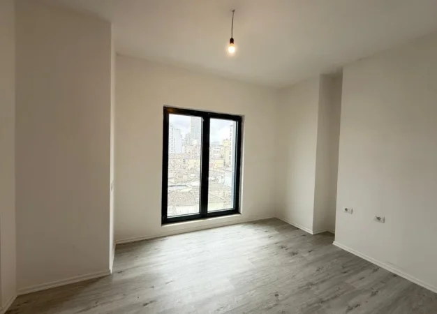 Tirane, jepet me qera zyre , 100 m² 1.000 € 