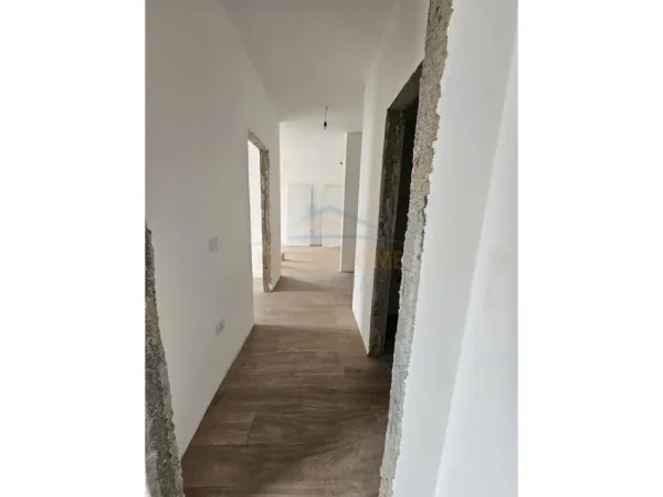 Tirane, shitet apartament 2+1+2 Kati 7, 94 m² 120.000 € (Kompleksi Tirana Entry II, Casa Italia)