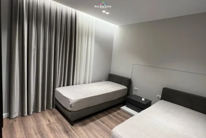 Tirane, jepet me qera apartament 2+1 Kati 7, 84 m² 700 € (Rruga Andrea Kushi)