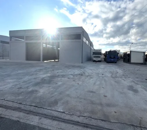 KAPANON ME QERA 2200 M2 AUTOSTRADA THUMANE-KASHAR 3.200 EURO