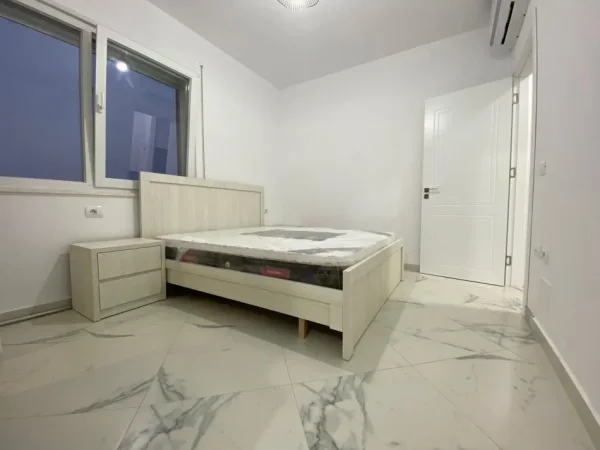 Tirane, jepet me qera apartament 1+1+Ballkon , 65 m² 500 € (Don Bosko)