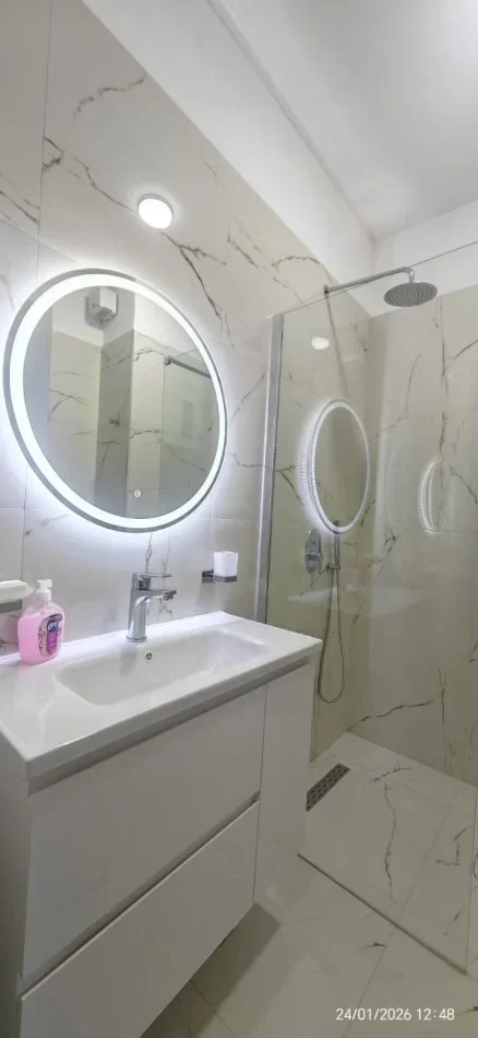 Tirane, jepet me qera apartament 1+1 Kati 5, 70 m² 450 € (Shkozë, Tiranë)