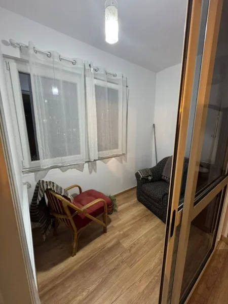Tirane, jepet me qera apartament 1+1 Kati 1, 60 m² 500 € (Pas Nisharakut)