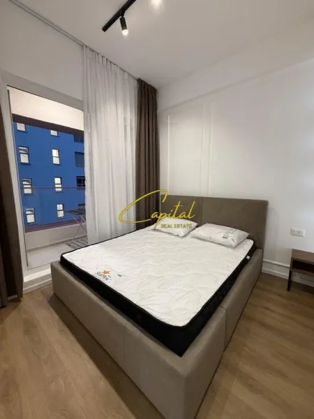 Tirane, jepet me qera apartament 1+1 Kati 7, 55 m² 500 € (ALI DEMI)