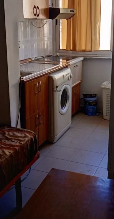 Tirane, jepet me qera garsonier Kati 4, 350 € (BULEVARDI ZOGU I PARE)