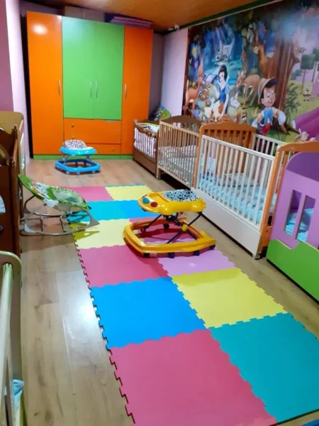 Tirane, jepet me qera ambjent biznesi , 200 m² 1.000 € (YZBERISHT)