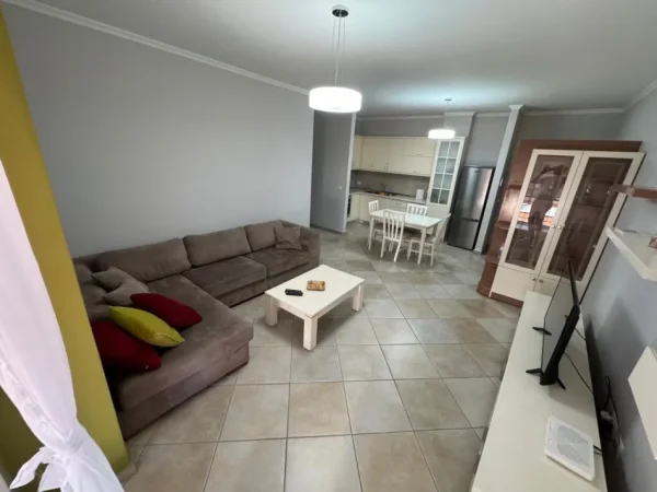 Tirane, jepet me qera apartament 1+1+Ballkon Kati 3, 70 m² 700 € (Tek KOMPLEKSI DELIJORGJI, Tiranë)
