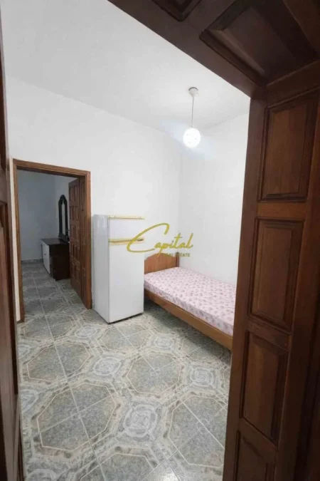 Tirane, jepet me qera apartament 2+1 Kati 2, 90 m² 300 € (KOMBINAT)