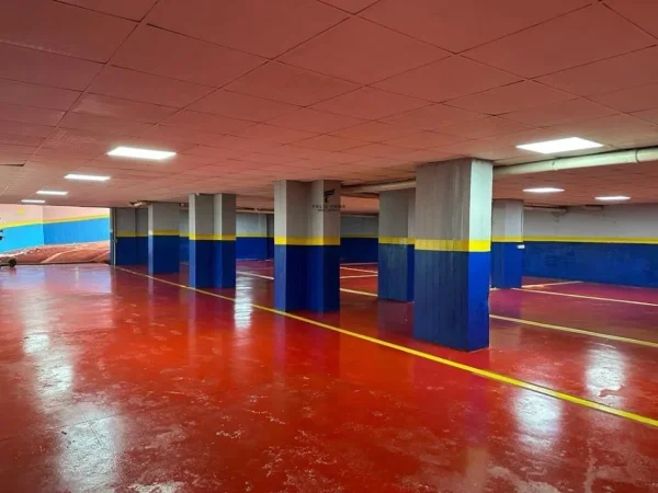 Tirane, jepet me qera magazine Kati -1, 600 m² 2.000 € (RRUGA E ELBASANIT)