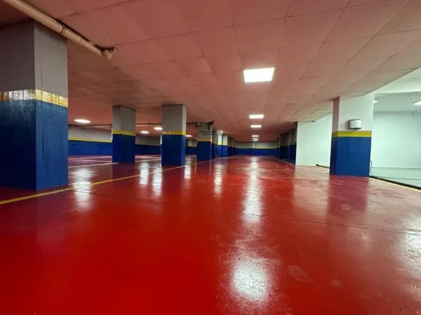 Tirane, jepet me qera magazine Kati -1, 600 m² 2.000 € (RRUGA E ELBASANIT)