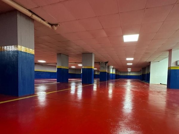 Tirane, jepet me qera magazine Kati -1, 600 m² 2.000 € (RRUGA E ELBASANIT)