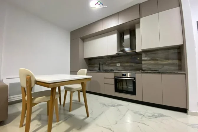 Tirane, jepet me qera apartament 1+1 Kati 5, 70 m² 500 € (Rruga Don Bosko)