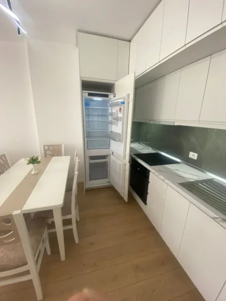 Tirane, jepet me qera apartament 1+1+Ballkon Kati 3, 70 m² 550 € (Pranë Bar ODA, tek 5 Maj, Tiranë)