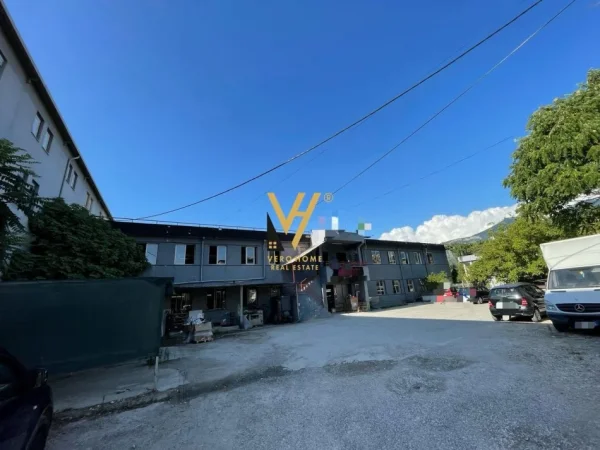 Tirane, jepet me qera magazine Kati 0, 1.300 m² 3.900 € (ALLIAS)
