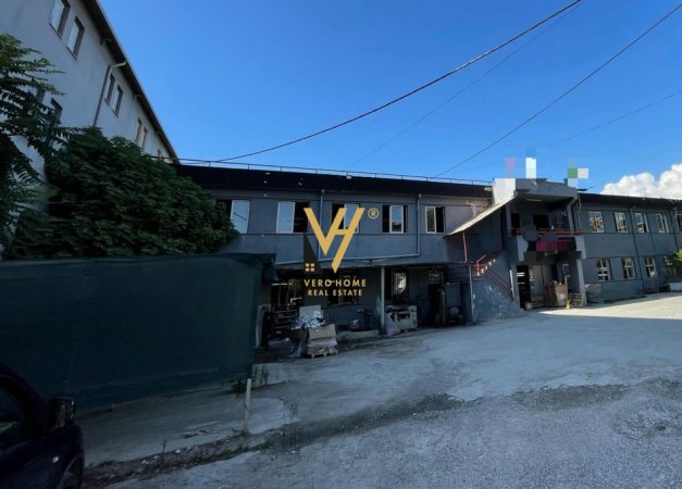 Tirane, jepet me qera magazine Kati 0, 1.300 m² 3.900 € (ALLIAS)