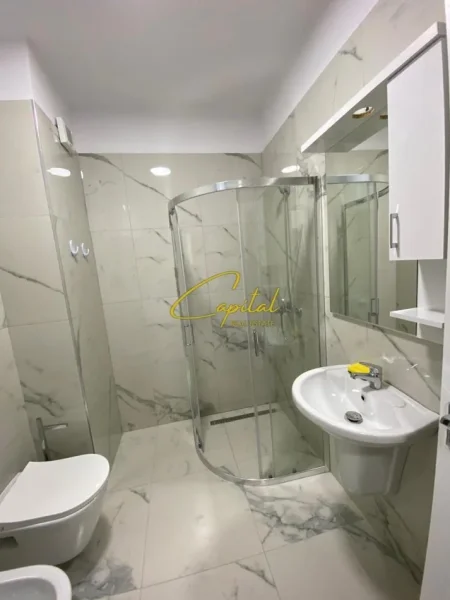 Tirane, jepet me qera apartament 1+1 Kati 5, 60 m² 500 € (DON BOSKO)