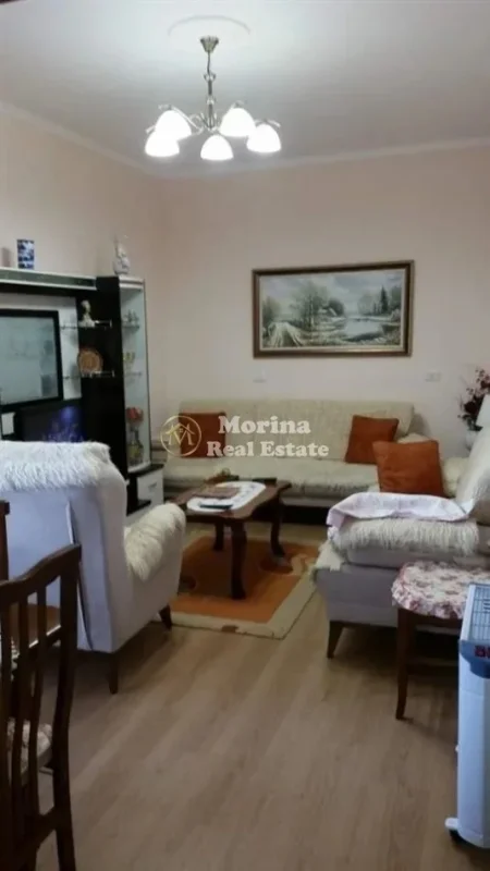 Tirane, shitet shtepi 2 Katshe , 153 m² 200.000 € (Qytet Studenti)