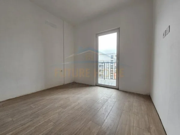 Tirane, shitet apartament 2+1+2,  Kati 7, 94 m² 120.000 € (Kompleksi Tirana Entry II)