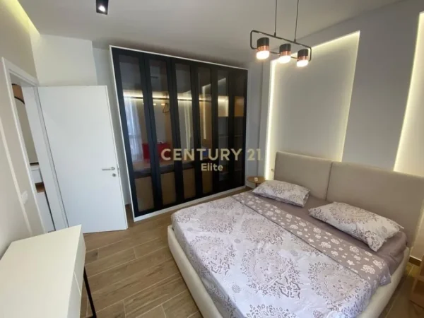 Tirane, jepet me qera apartament 1+1 Kati 7, 60 m² 830 € (Rruga e Barrikadave)