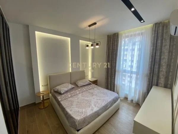 Tirane, jepet me qera apartament 1+1 Kati 7, 60 m² 830 € (Rruga e Barrikadave)