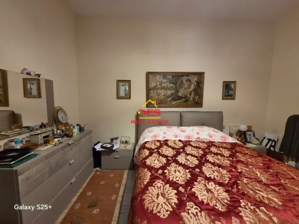 Vlore, jepet me qera Vile Kati 3, 300 m² 3.000 € (Uji i Ftohtë)