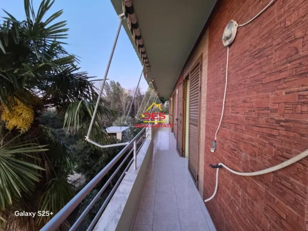 Vlore, jepet me qera Vile Kati 3, 300 m² 3.000 € (Uji i Ftohtë)