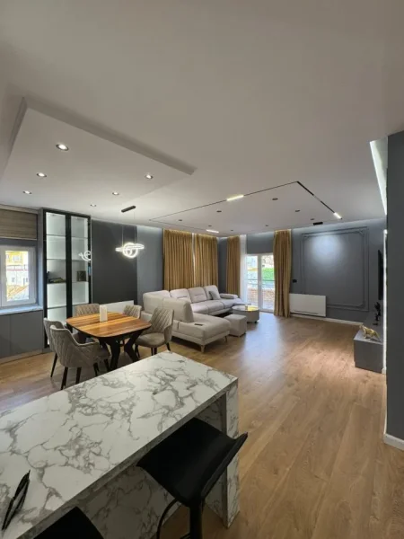 Tirane, shitet apartament 2+1 Kati 2, 116 m² 210.000 € (FARKE)