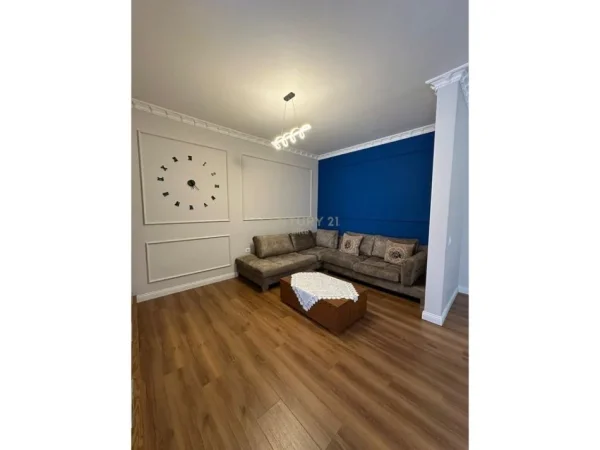 Tirane, jepet me qera apartament 2+1 Kati 1, 78 m² 600 € (Rruga e Dibres)