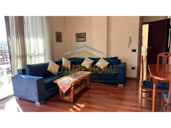 Tirane, jepet me qera apartament 1+1 Kati 7, 60 m² 700 € (pazari i ri)