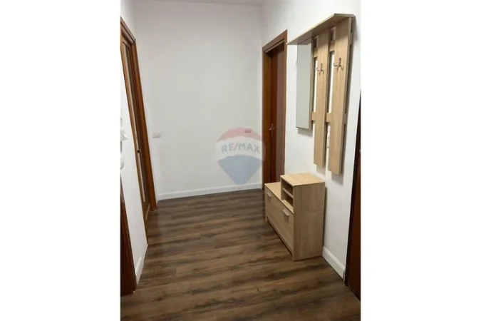 Tirane, jepet me qera apartament 3+1+Ballkon Kati 5, 900 m² 900 € (Skender Luarasi)