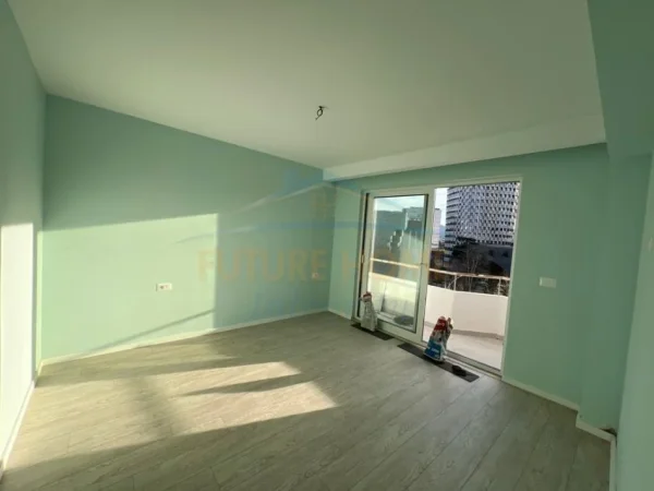 Shqiperi, jepet me qera ambjent biznesi Kati 4, 105 m² 1.200 € (9 kateshet)