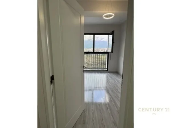 Tirane, jepet me qera zyre Kati 5, 70 m² 500 € (Bulevardi i ri)