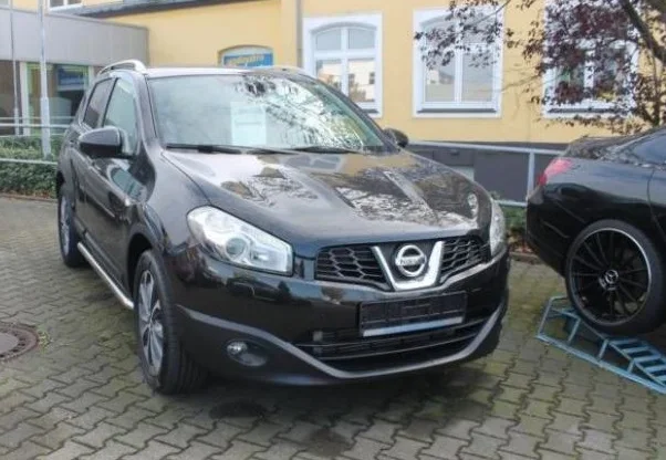 Tirane, shes SUV Nissan Qashqai Nafte, e zeze automatik Kondicioner 109.000 km