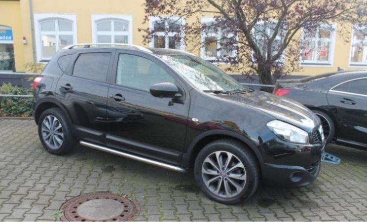Tirane, shes SUV Nissan Qashqai Nafte, e zeze automatik Kondicioner 109.000 km
