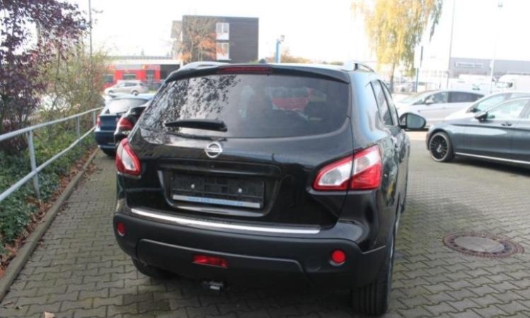 Tirane, shes SUV Nissan Qashqai Nafte, e zeze automatik Kondicioner 109.000 km