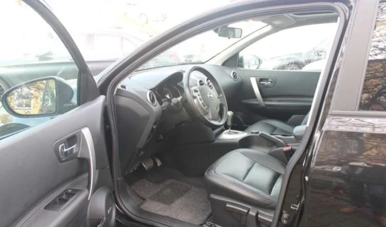 Tirane, shes SUV Nissan Qashqai Nafte, e zeze automatik Kondicioner 109.000 km