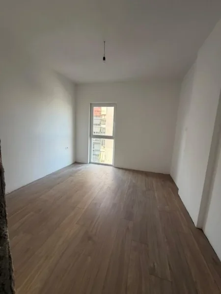 Tirane, shitet apartament 2+1+Ballkon , 95 m² 123.500 € (Tirana Entry Sheshi Shqiponja)