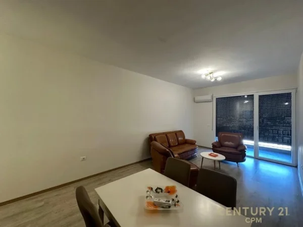 Tirane, jepet me qera apartament 1+1 Kati 6, 70 m² 550 € (Rruga 5 Maji)