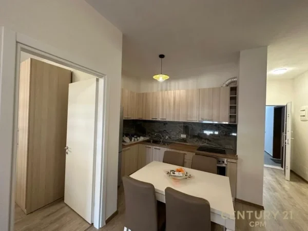 Tirane, jepet me qera apartament 1+1 Kati 6, 70 m² 550 € (Rruga 5 Maji)
