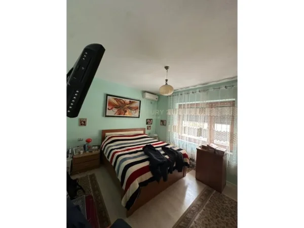 Tirane, jepet me qera apartament 2+1+Aneks+Ballkon Kati 2, 90 m² 800 € (Myslym Shyri)