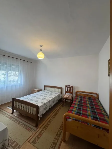 Tirane, shitet apartament 2+1+Ballkon Kati 5, 75 m² 128.000 € (Tregu Elektrik)