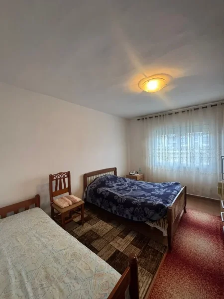Tirane, shitet apartament 2+1+Ballkon Kati 5, 75 m² 128.000 € (Tregu Elektrik)