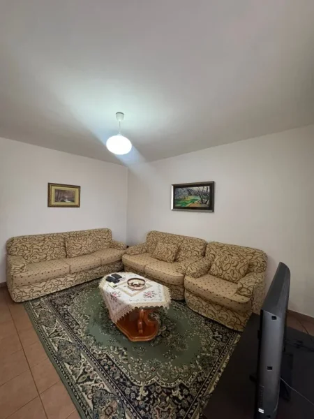 Tirane, shitet apartament 2+1+Ballkon Kati 5, 75 m² 128.000 € (Tregu Elektrik)